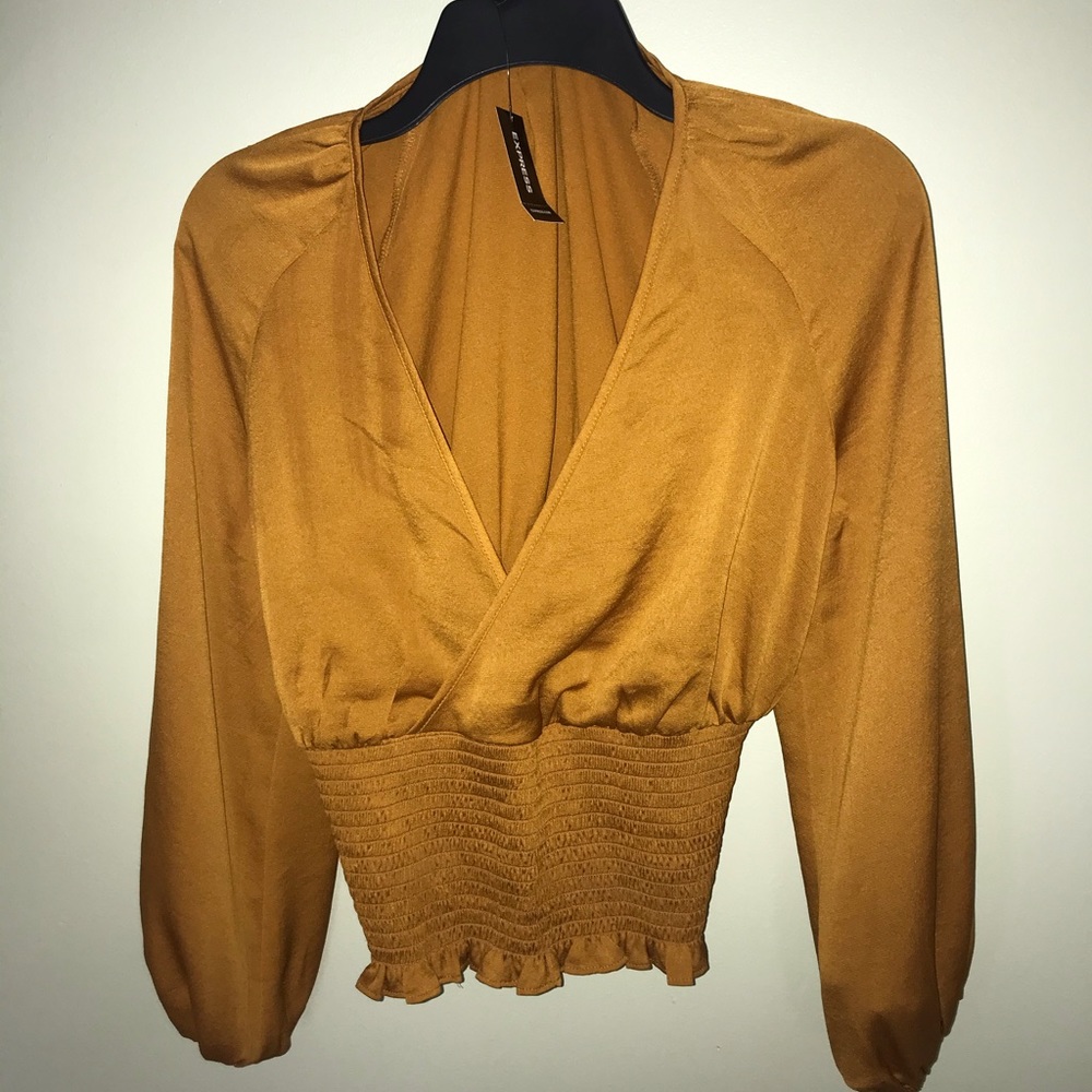Express shirt, medium.